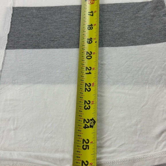 Bordeaux Asymmetrical Short Sleeve T-Shirt White Gray - Picture 5 of 6